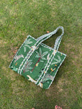 Load image into Gallery viewer, Vanlata Tote Bag