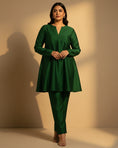 Load image into Gallery viewer, Nayantara Kurta Set (Green)
