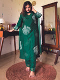 Load image into Gallery viewer, Zaara Emerald Green Hand-Embroidered Kurta Set
