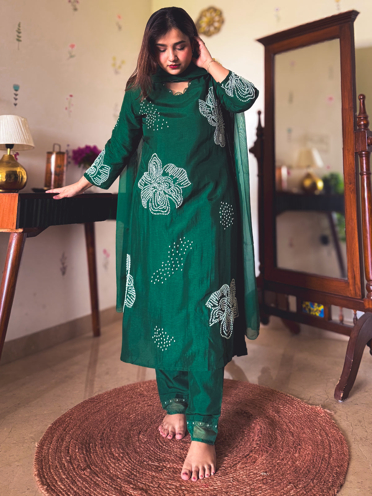 Zaara Emerald Green Hand-Embroidered Kurta Set