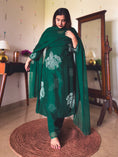 Load image into Gallery viewer, Zaara Emerald Green Hand-Embroidered Kurta Set
