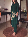 Load image into Gallery viewer, Shanti Emerald Green Sequin-Embroidered Kurta Set
