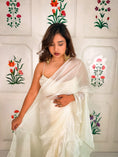 Load image into Gallery viewer, White Fooljhadi Sari Set
