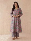 Load image into Gallery viewer, Gul Mehfil Set
