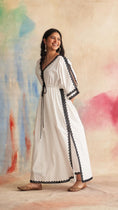 Load image into Gallery viewer, Rehar Kaftan
